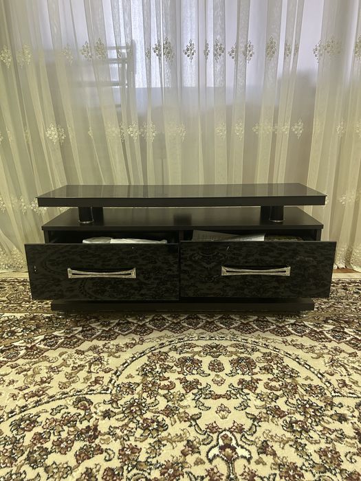 Подставка под телевизор