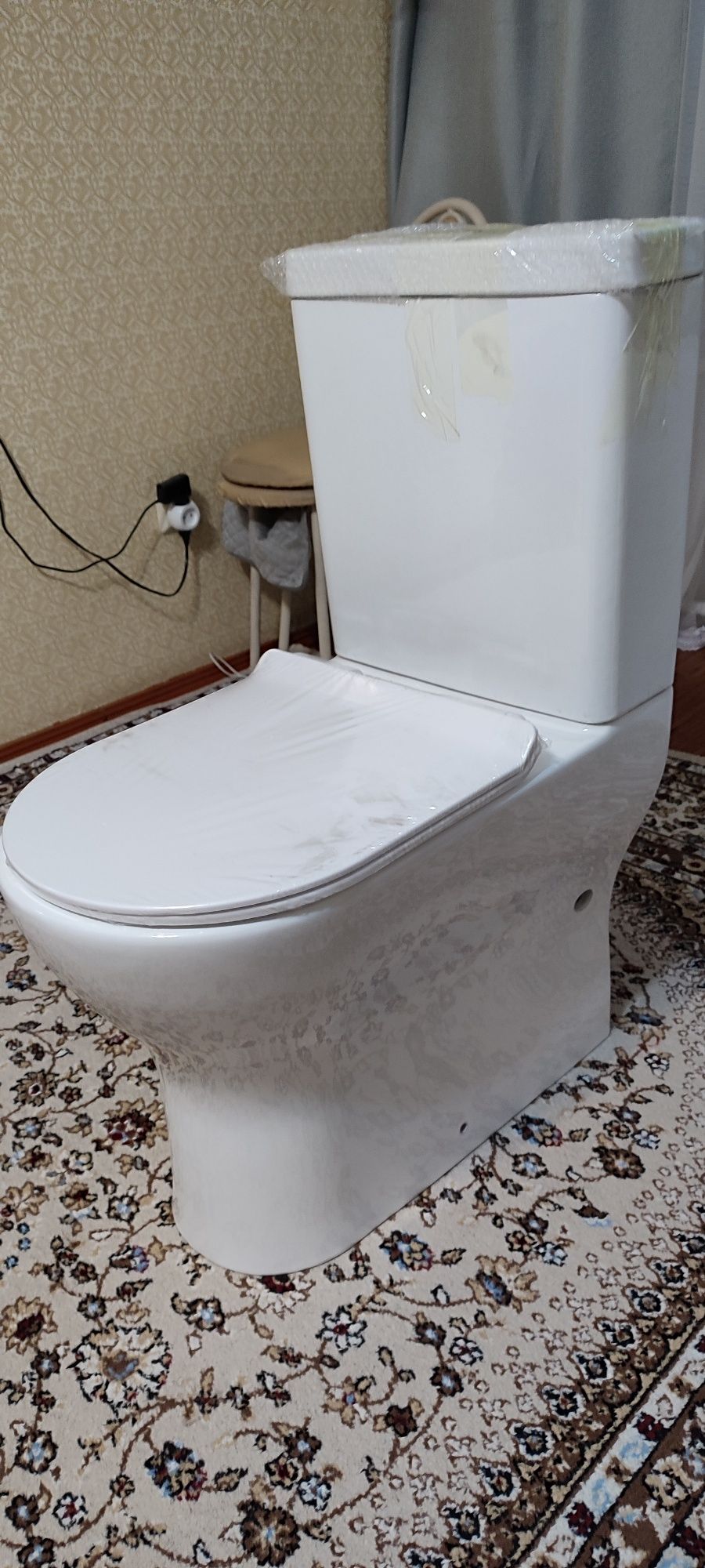 Продам новые унитазы