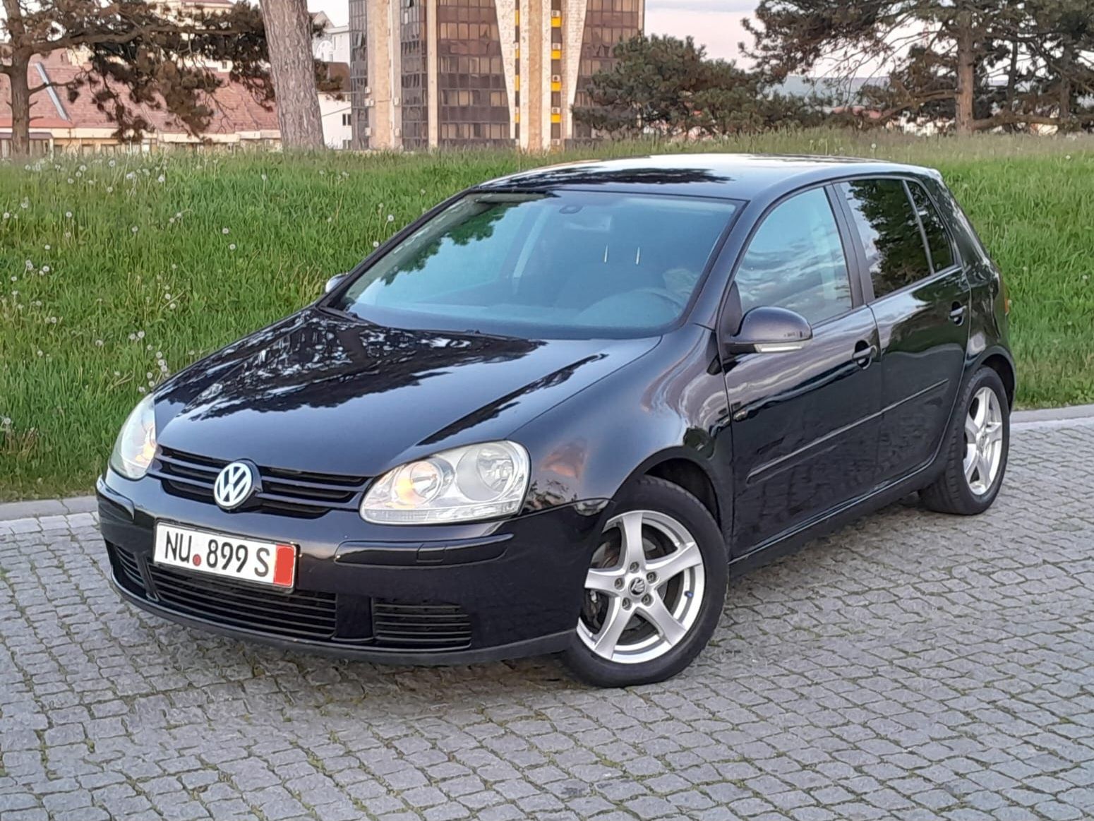 *Vând Vw Gof 5 1.9 TDI Hig-Line *(Matriculat Recent Ro)