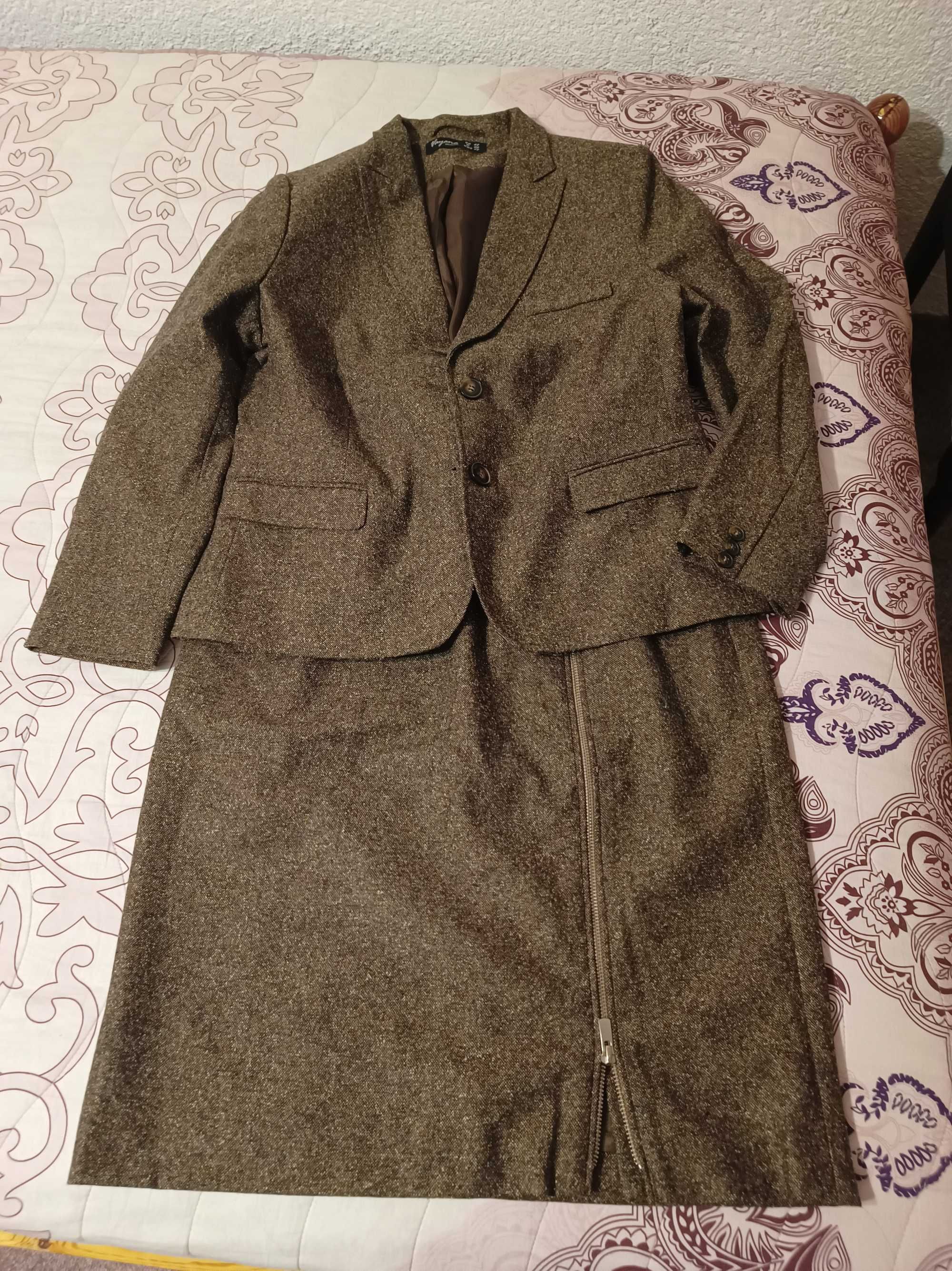 Дамски костюм размер XL