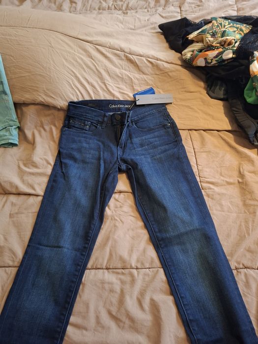 Дънки чисто нови