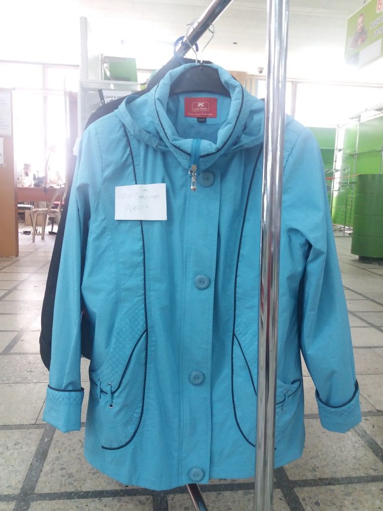 куртка осень-весна размер 48-50..цена 8500