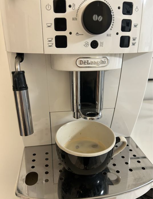 Aparat de cafea automat DeLonghi Magnifica S