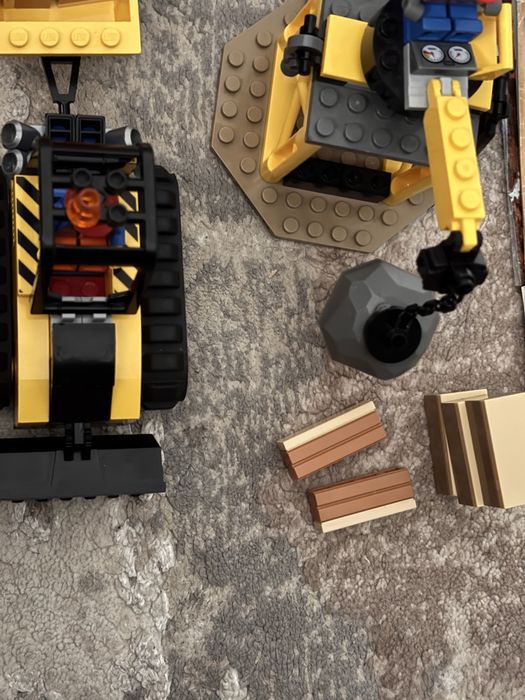 lego 60252 , 126 piese in stare foarte buna