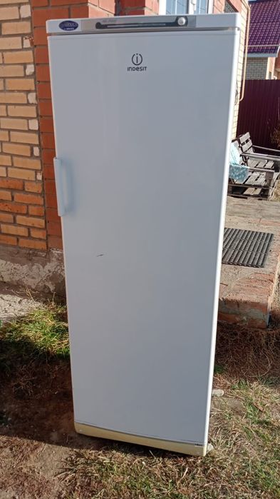 Продам Морозильник индезит
