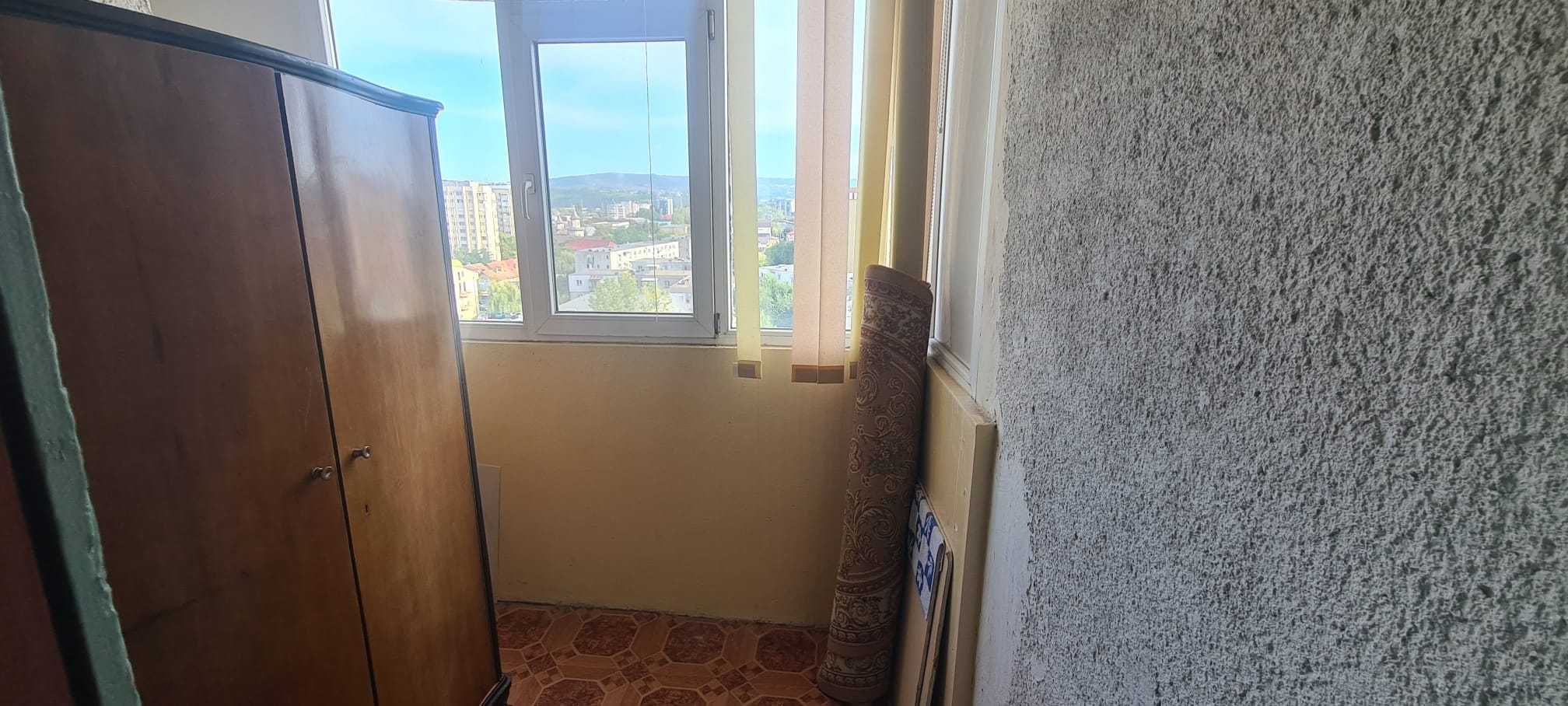 Persoana fizica vand/ schimb apart. 2 cam D, 2 balc. Podu Ros