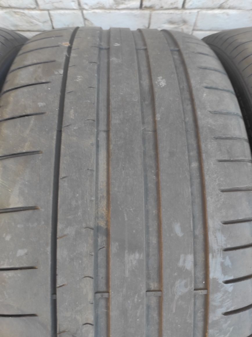 Летни гуми 285/40/21 Pirelli dot 4422