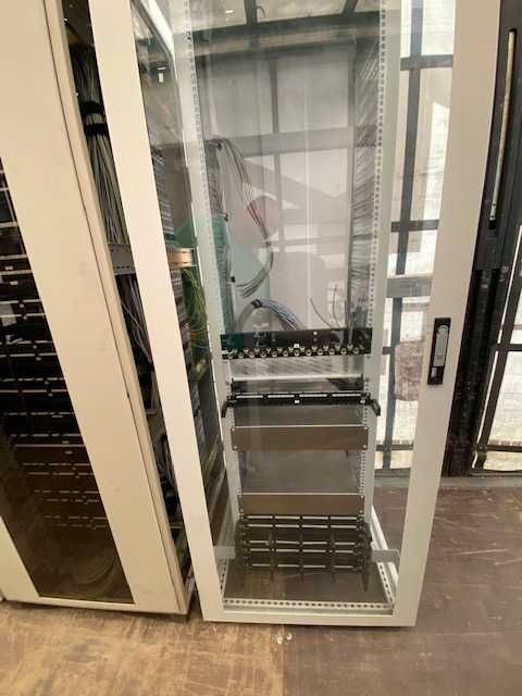 Vand server rack box