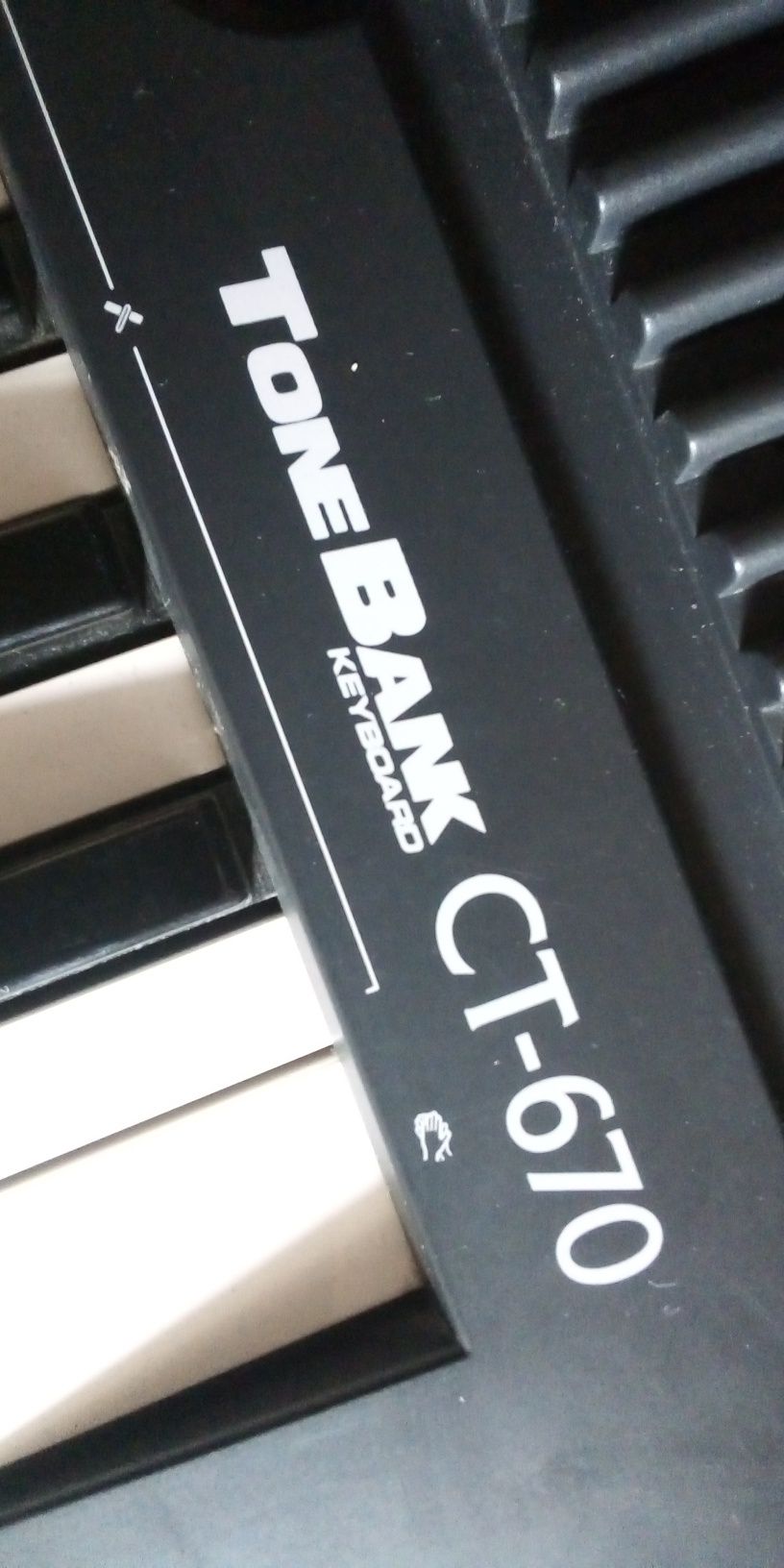 Синтезатор  CASIO CT-670