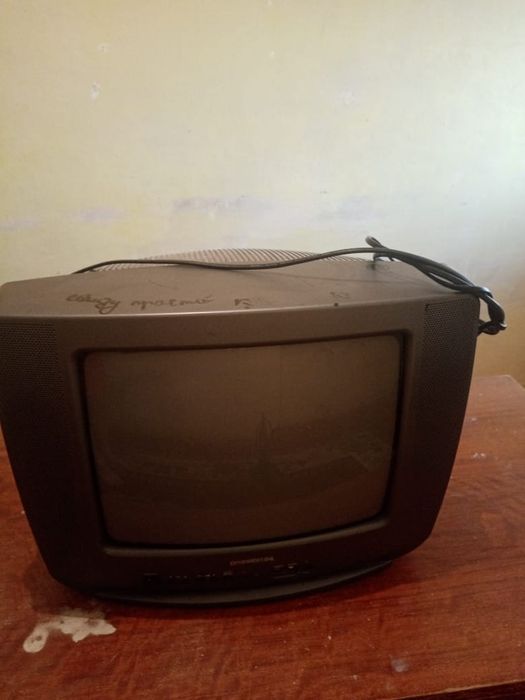 продам телевизор