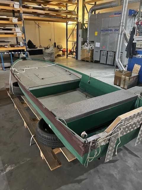 Barca din aluminiu, 4.1 m