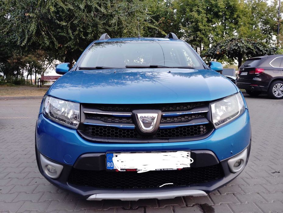 Dacia Sandero Stepway, cu cutie automată, motor 0.9 benzina, 90 CP