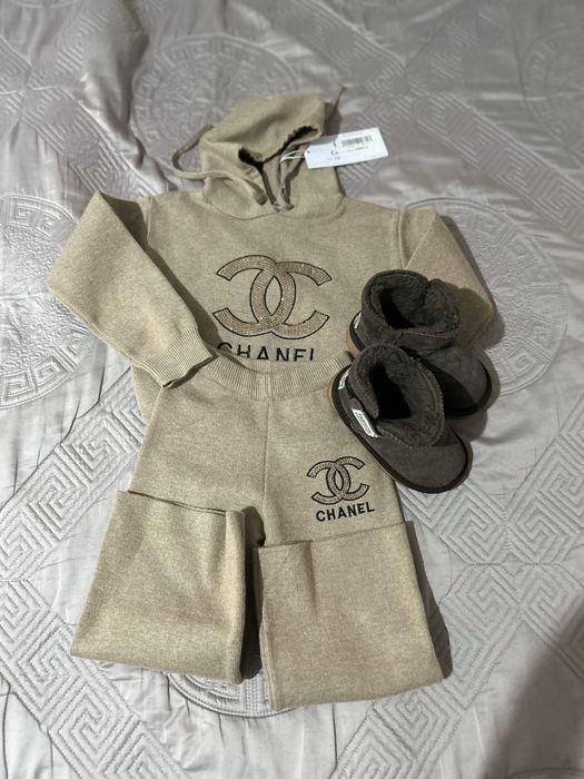 Зимний комплект на девочку