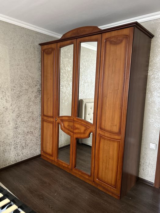 Шкаф в спльню продам