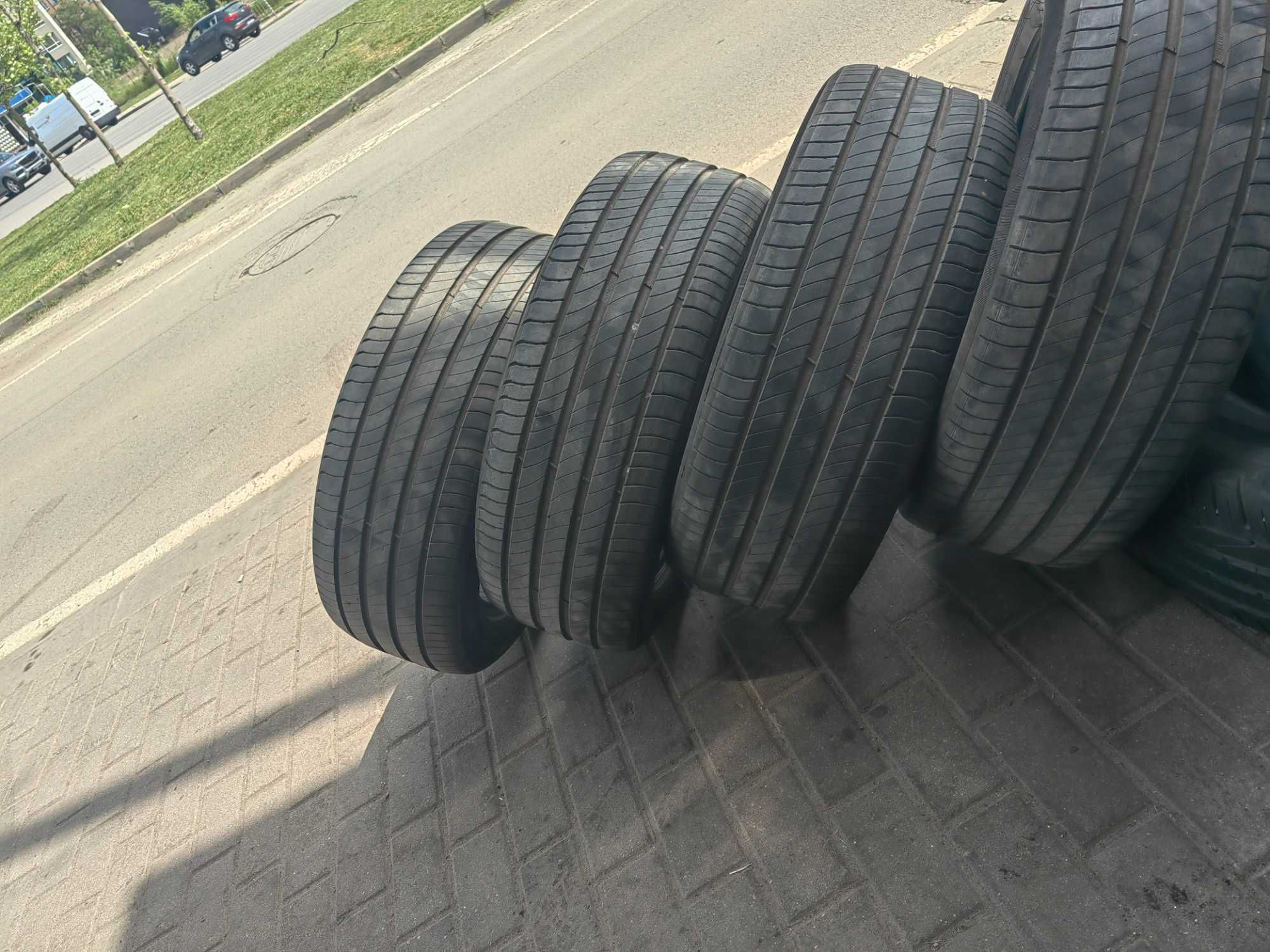 Летни гуми 235/55R18-50лв.