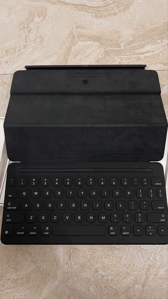 Чехол клавиатура для Ipad