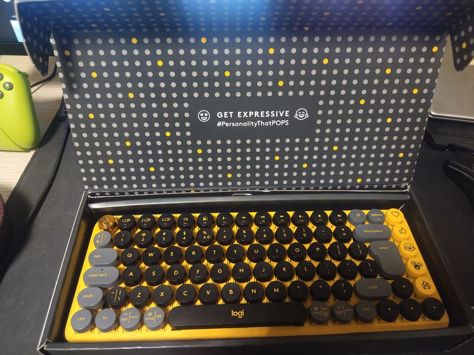 Tastatura Logitech Pop Keys Negru-Galben, Impecabilă