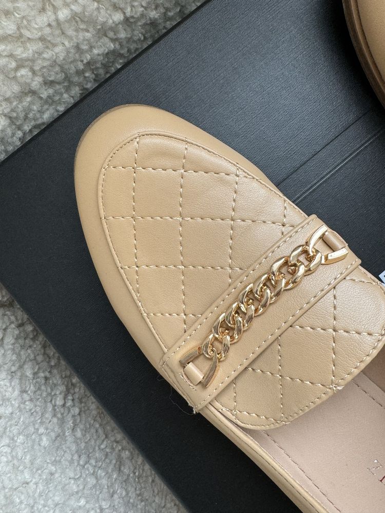 Beige Loafers 39