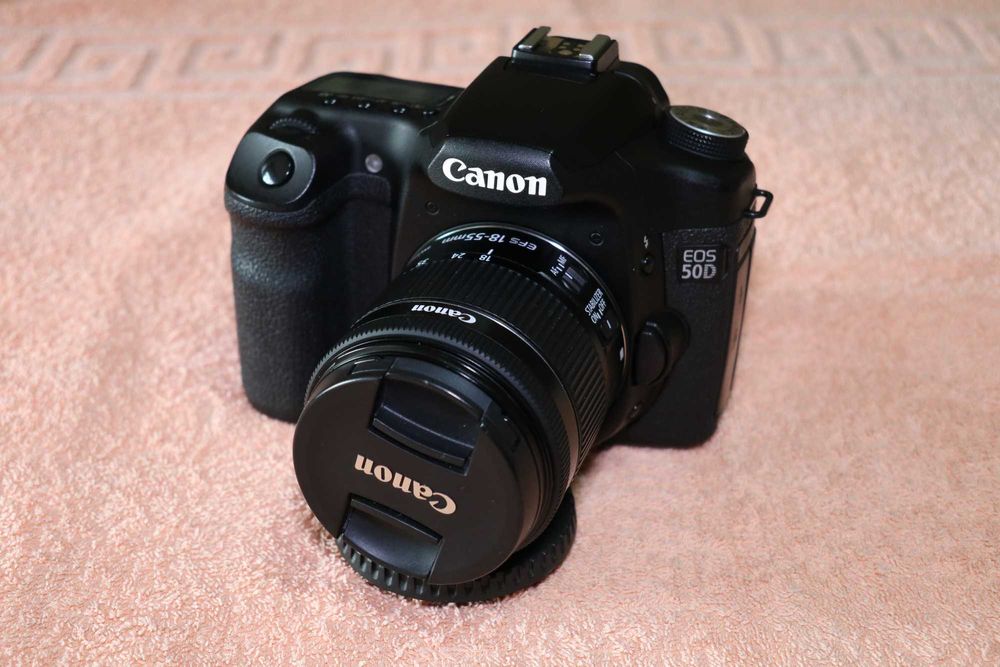 Продаётся полупрофессиональный фотоаппарат Canon 50D