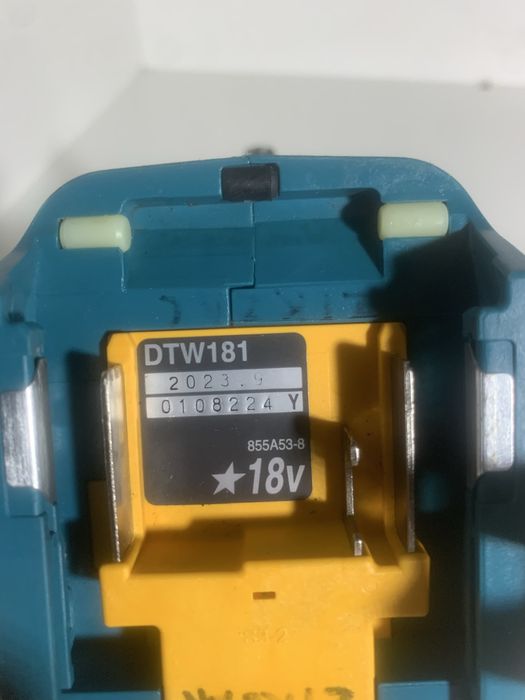 Makita DTW 181 impact cap patrat