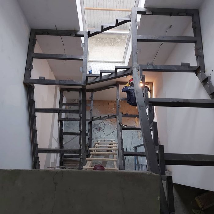 Сварочные работы .Лестница каркасы.Перилы кованные.сварщик