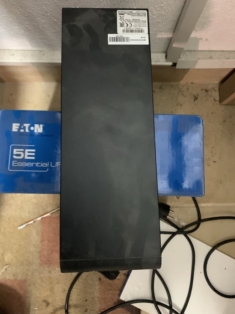 Продавам запазен EATON ups 850i