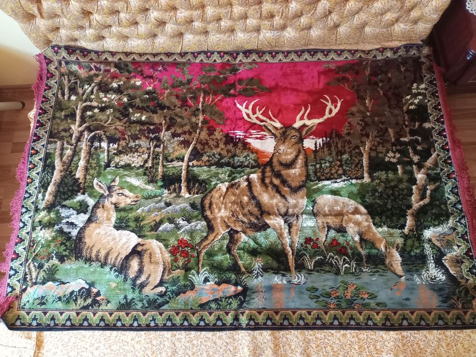 Carpete, cuvertura și fata de masa  persane