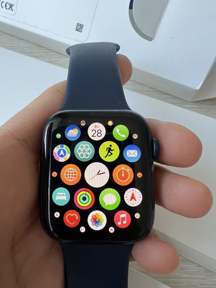 Apple Watch 6, 44 мм