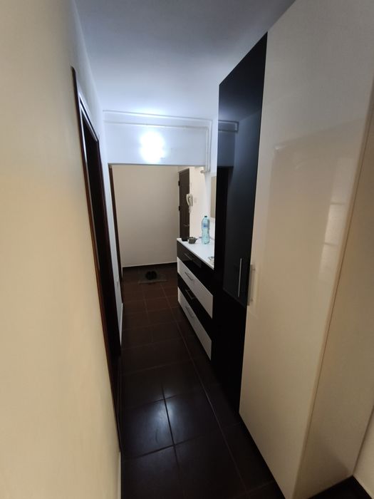 Apartament 3 camere de închiriat