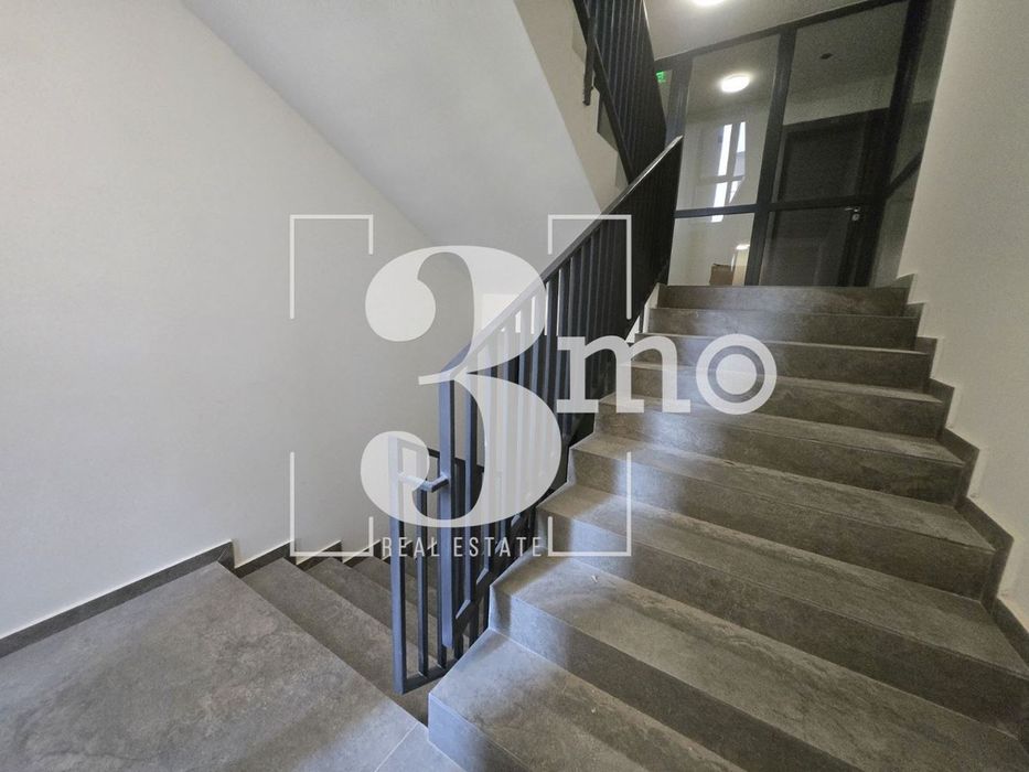 „3mo“ продава тристаен апартамент, находящ се в ж.к. Дружба 2