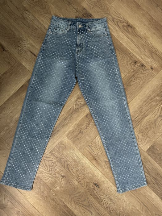 Дънки с камъчета