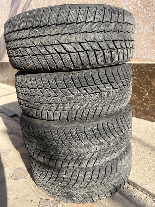 Шины/ балон почти новый. Проехал 1 сезон. Срочно!!!