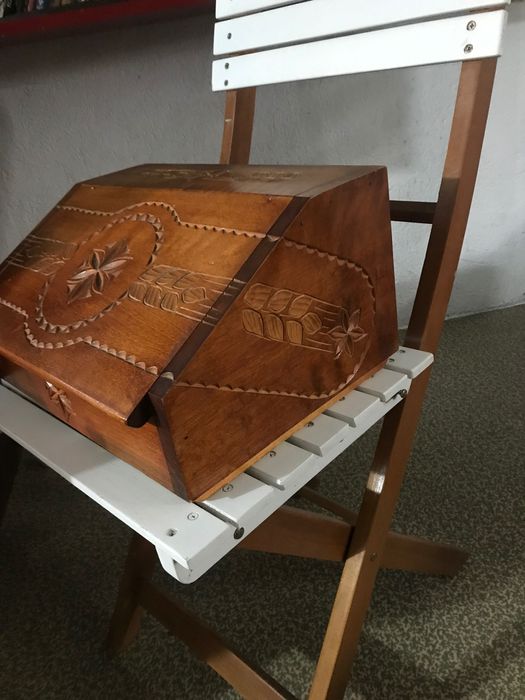 Дървена кутия за хляб