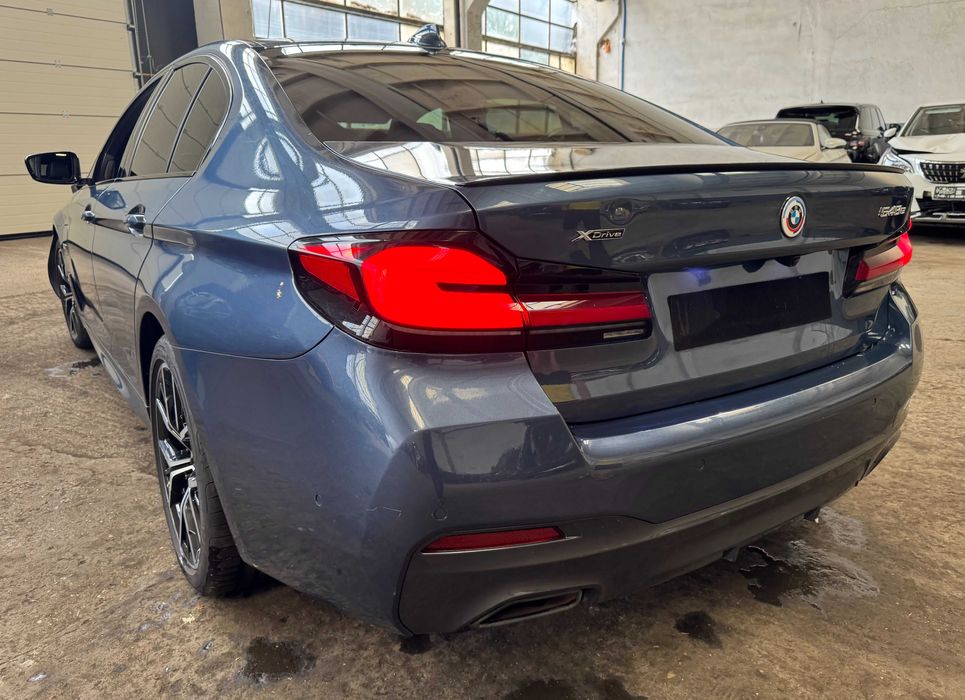BMW 545e Xdrive avariat
