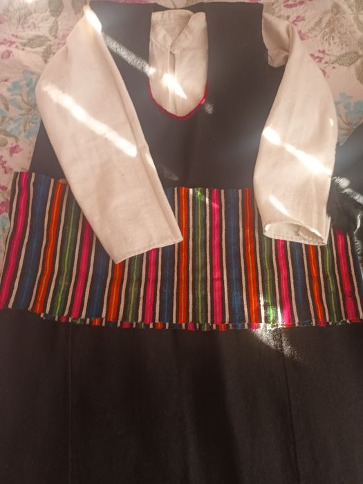 Продавам Тронска носия