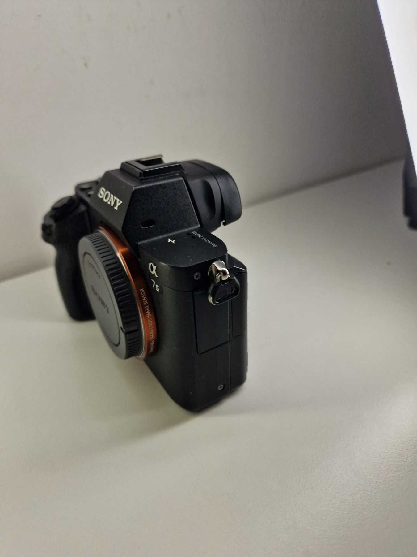 Sony a7 II + батерия и зарядно