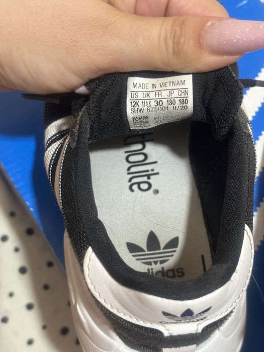 Adidasi adidas marimea 30