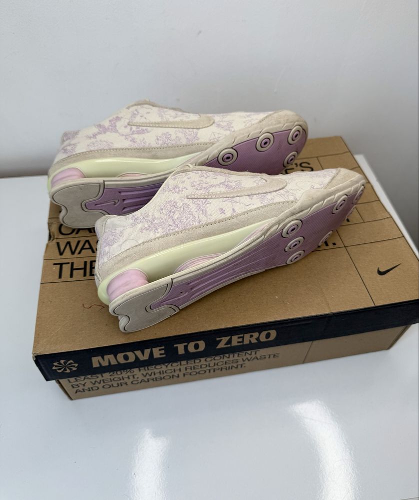 Nike W Shok R4 (38.5) Маратонки