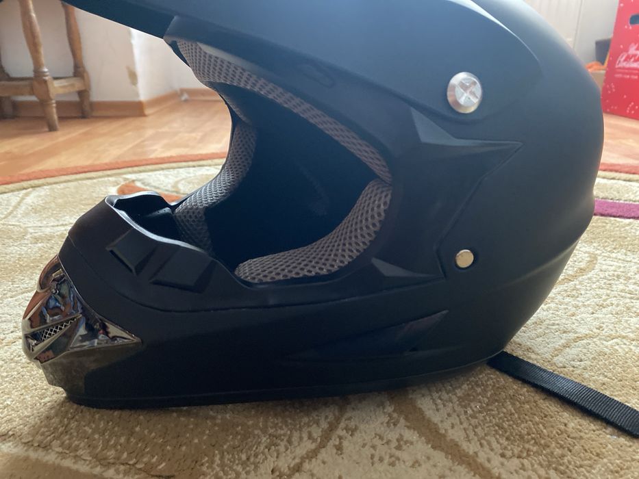 Casca silvis Full Face limited edition, în stare foarte buna