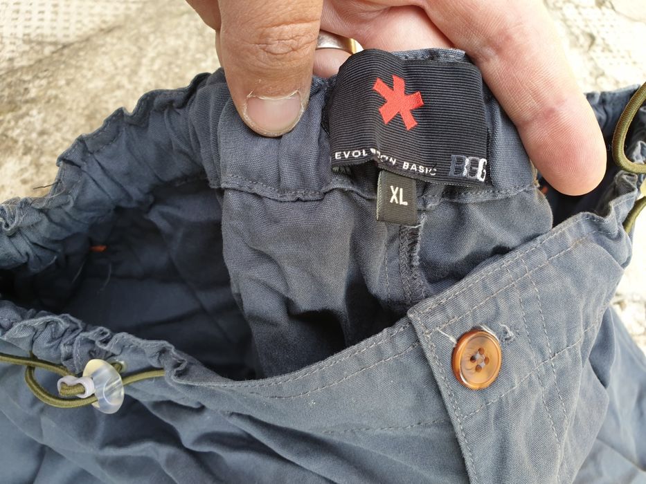 Pantaloni salopeta