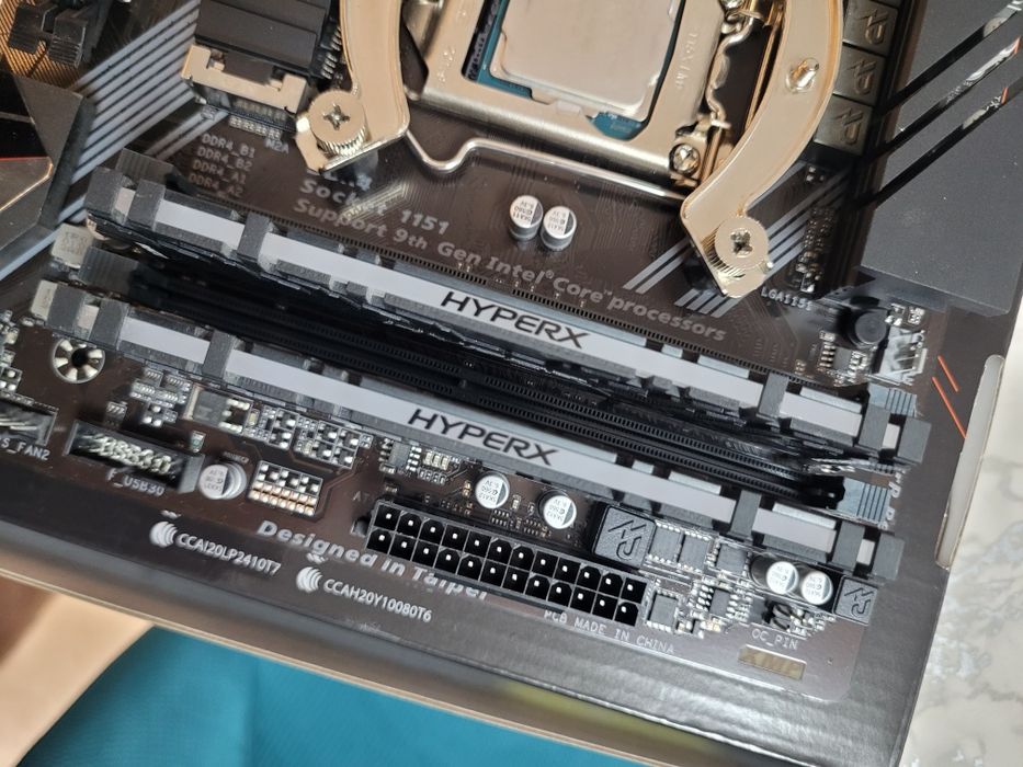 Vand placa de baza cu cpu i7 8700 cooler si rami