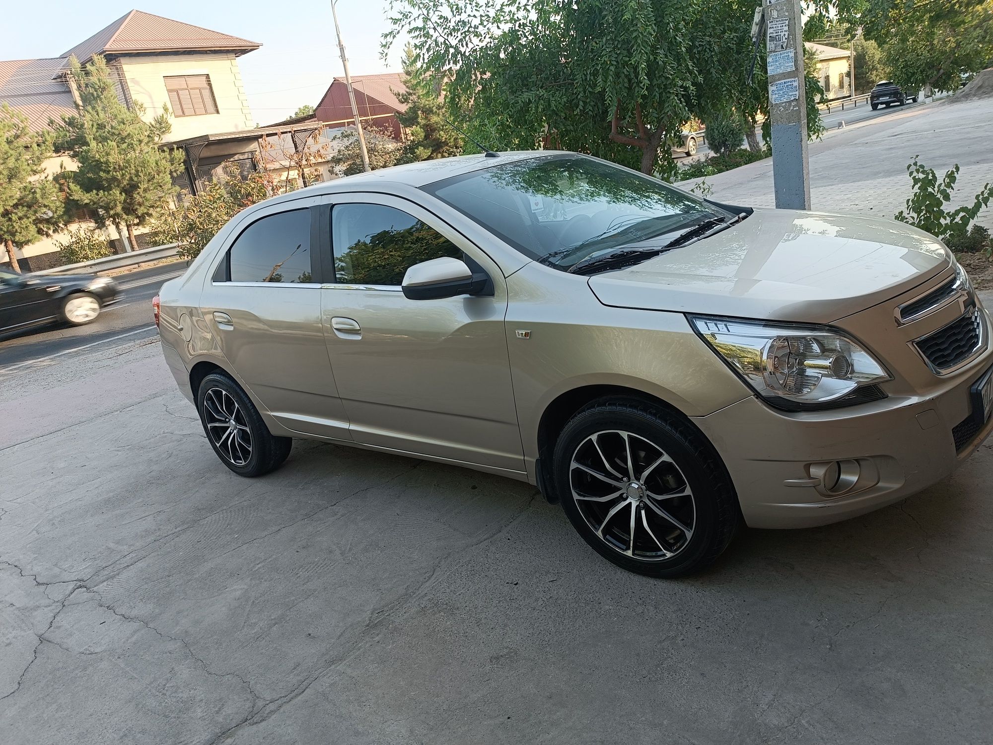 Vossen Diska Balon 215 55 R17 Pauk Diska Holati yaxshi