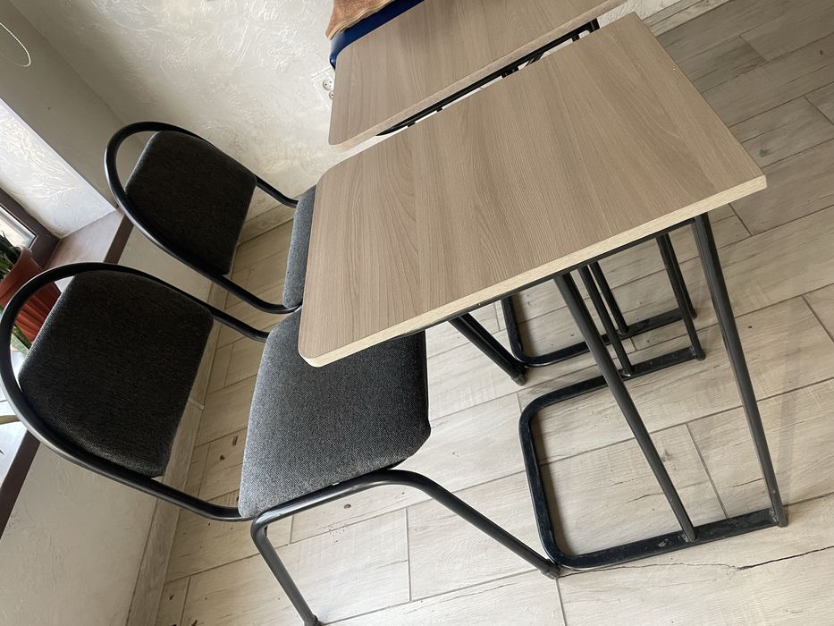 Парты со стулями