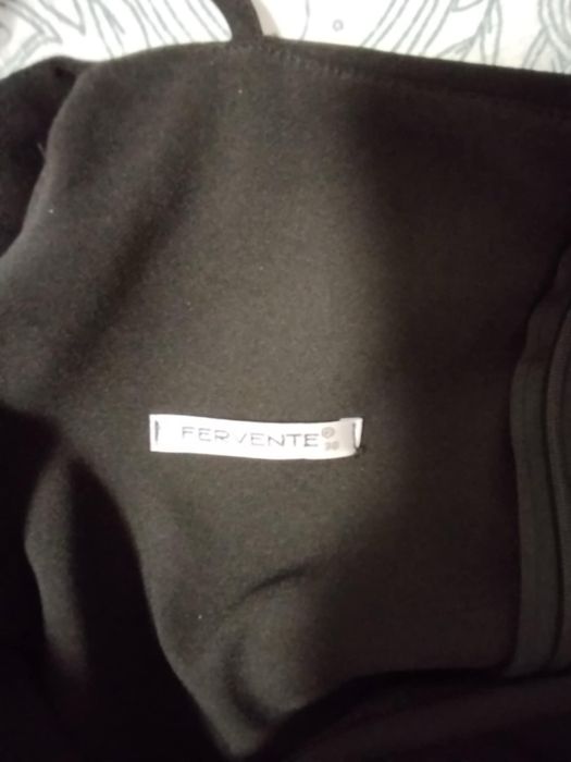 Елегантна черна рокля с еластан