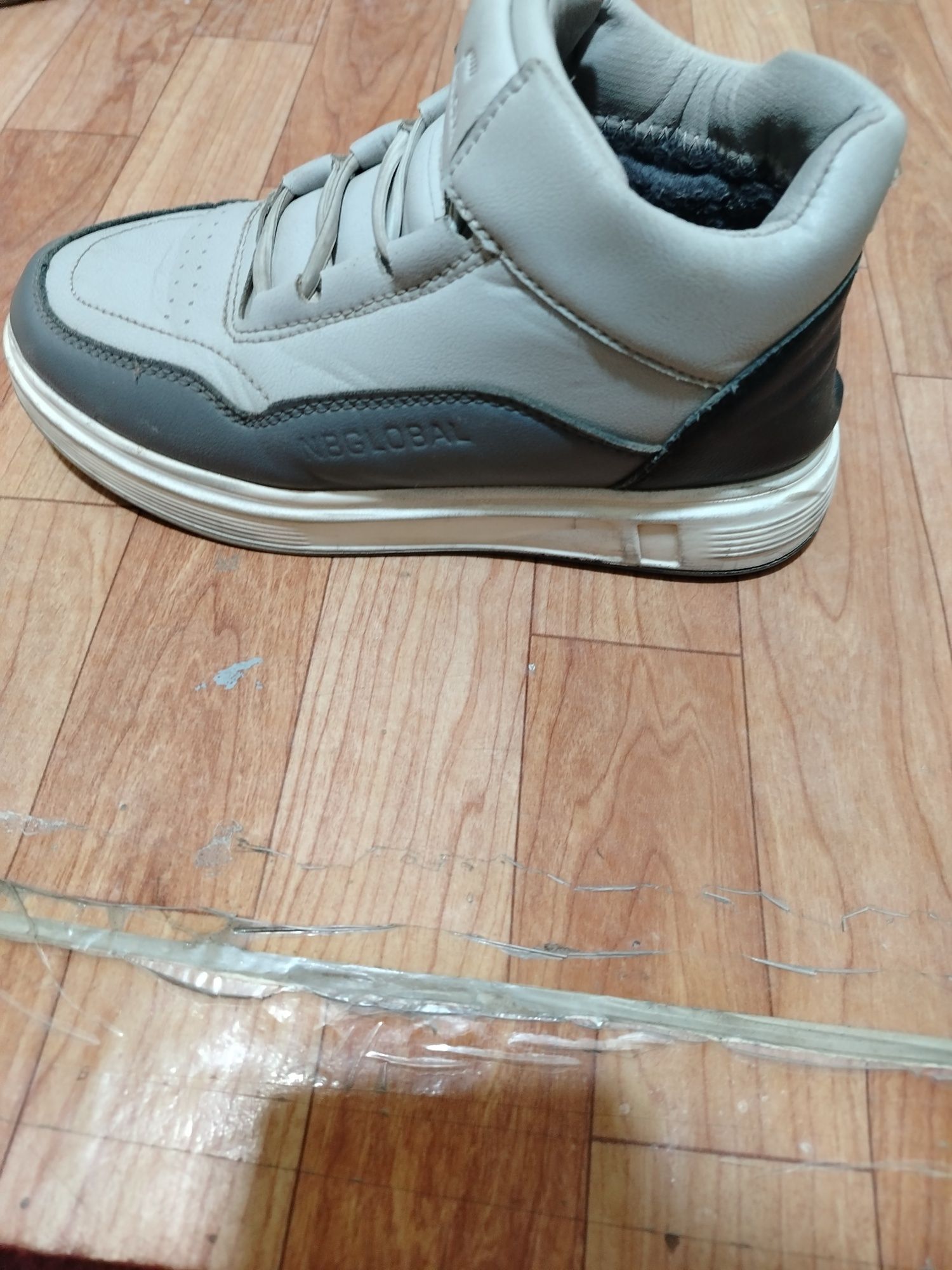 Etikli krasovka razmer 35