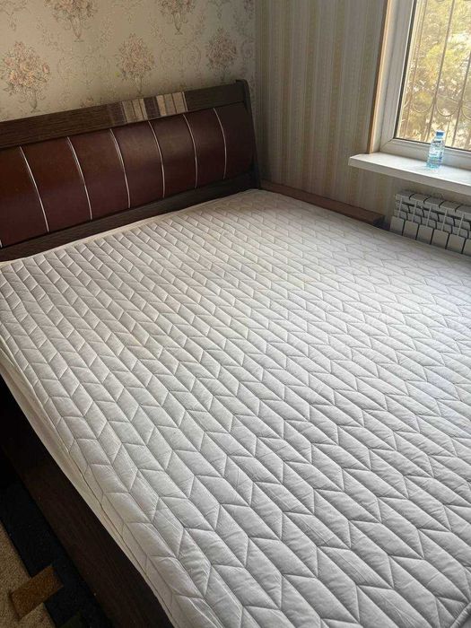 Спальная кровать