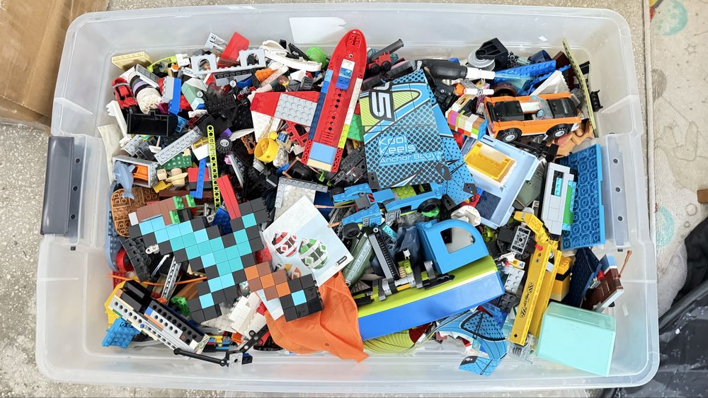 Vând lego la kg, 44kg, lego original sau schimb cu titanic