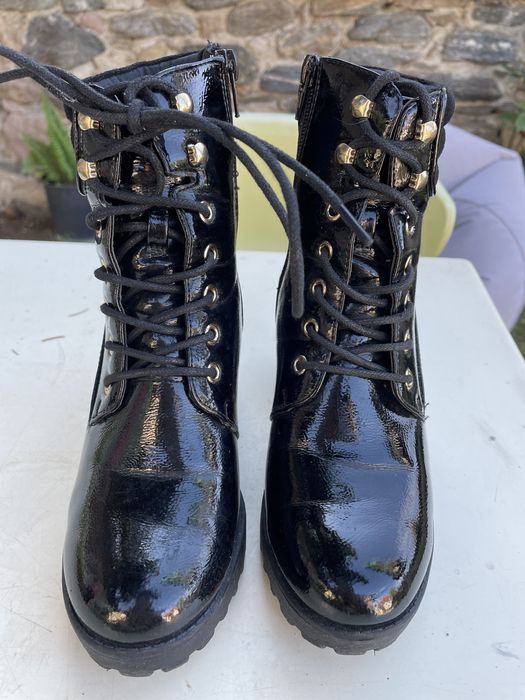 Дамски боти с дебел ток