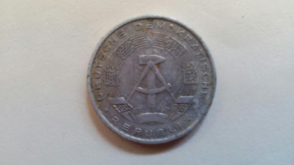 Монета от 10 пфенинга от ГДР