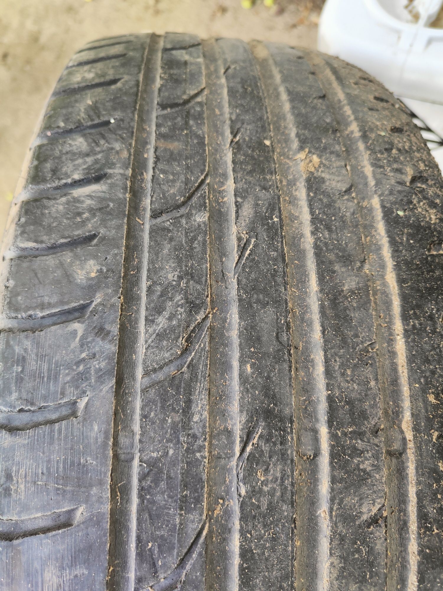 Гуми 215/55r18 austone и continental 4 бр 50 лв общо